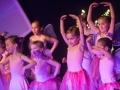 18.12.2016 Weimar: Kinder und Jugendliche der Tanzwerkstatt tanzen im mon ami das Märchen 