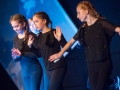 18.12.2016 Weimar: Kinder und Jugendliche der Tanzwerkstatt tanzen im mon ami das Märchen 